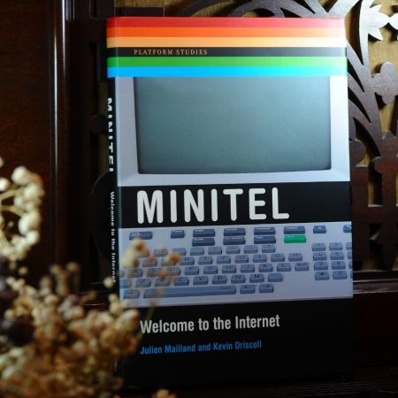 Minitel: Welcome to the Internet